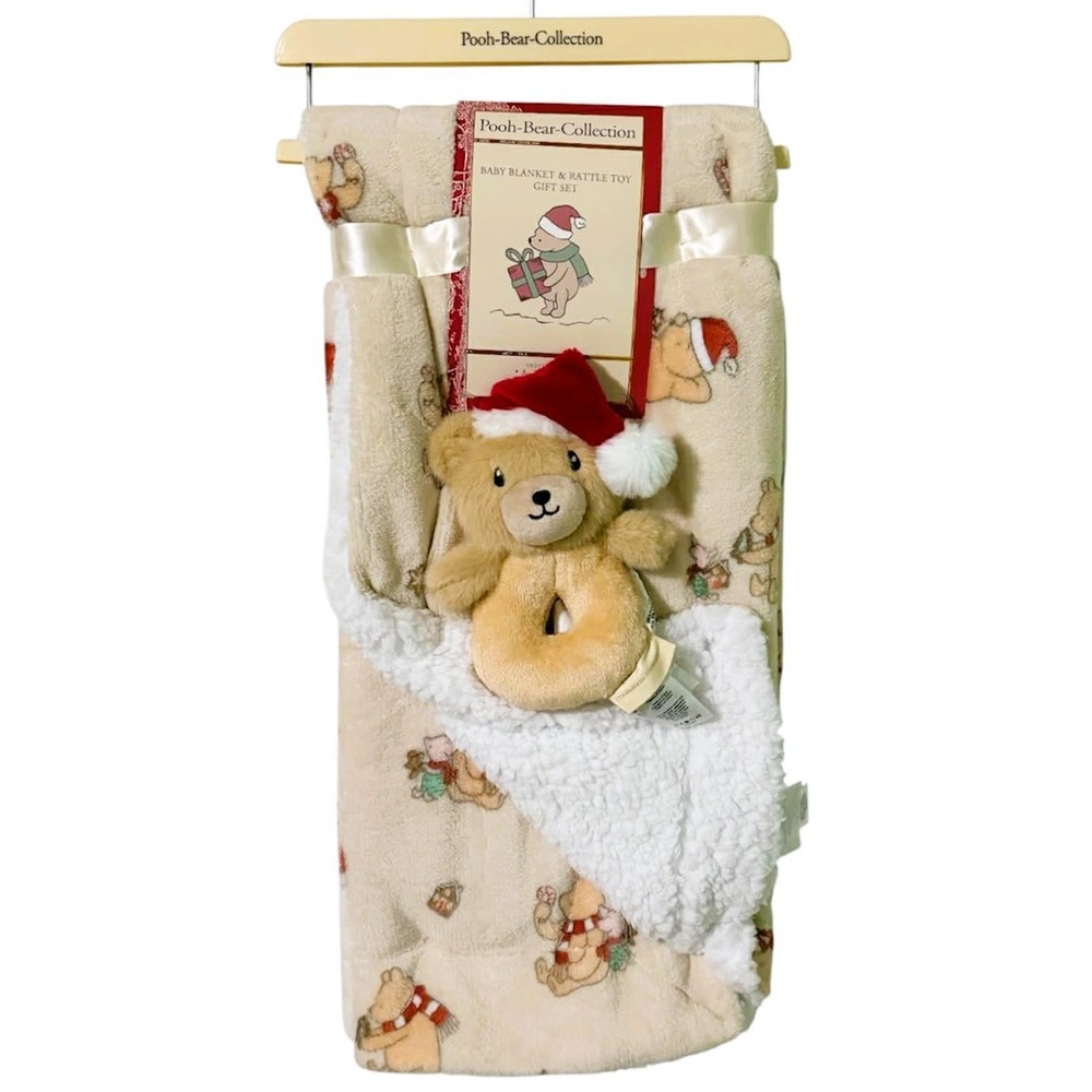 Pooh-Bear-Collection Winnie the Pooh Baby Blanket & Rattle Christmas Gift Set